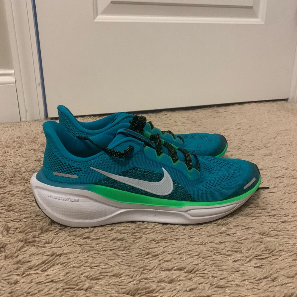 Nike Kids Sneakers - Teal and Lime
